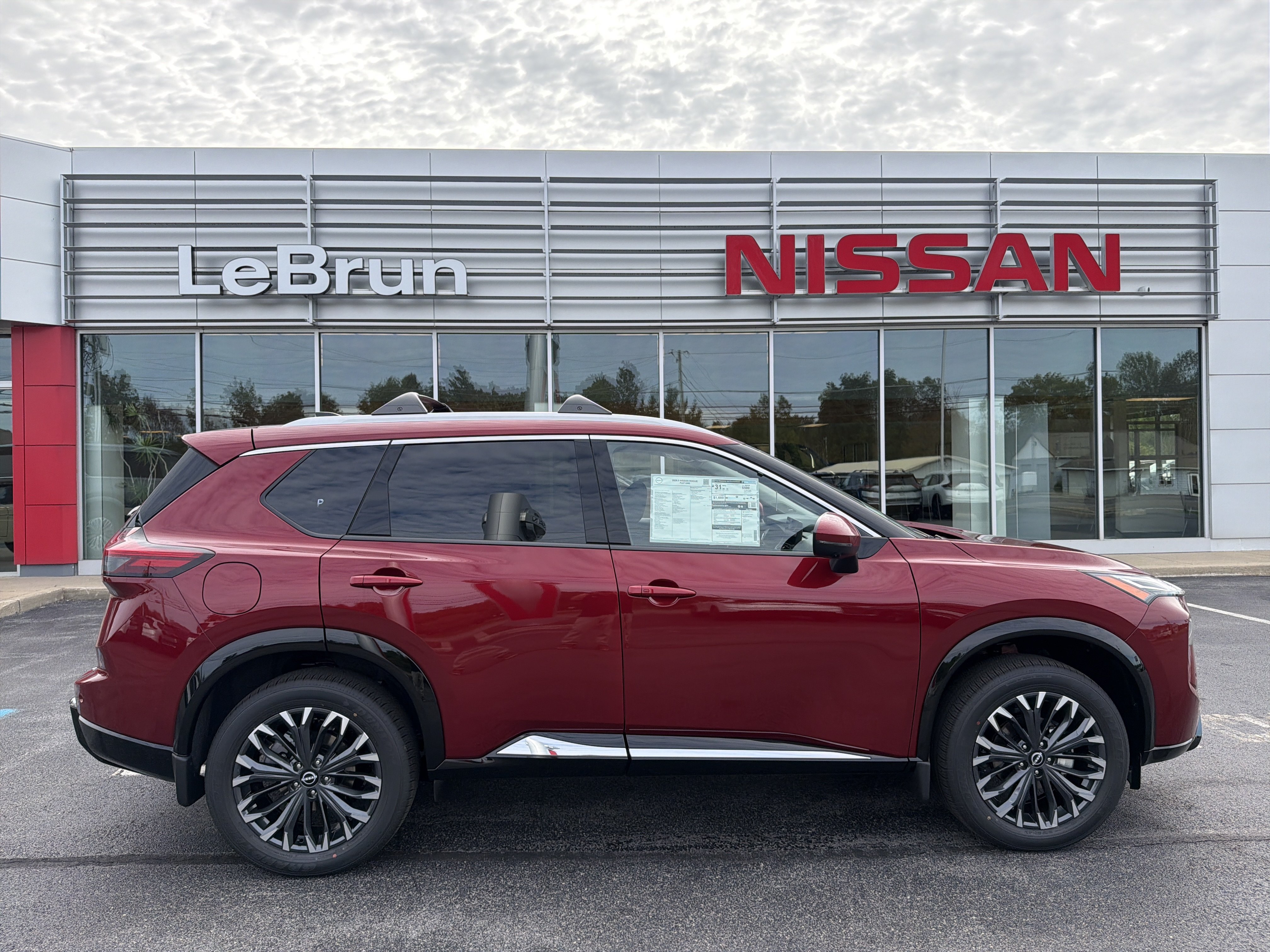 New 2026 Nissan Rogue Platinum AWD/4WD image 1