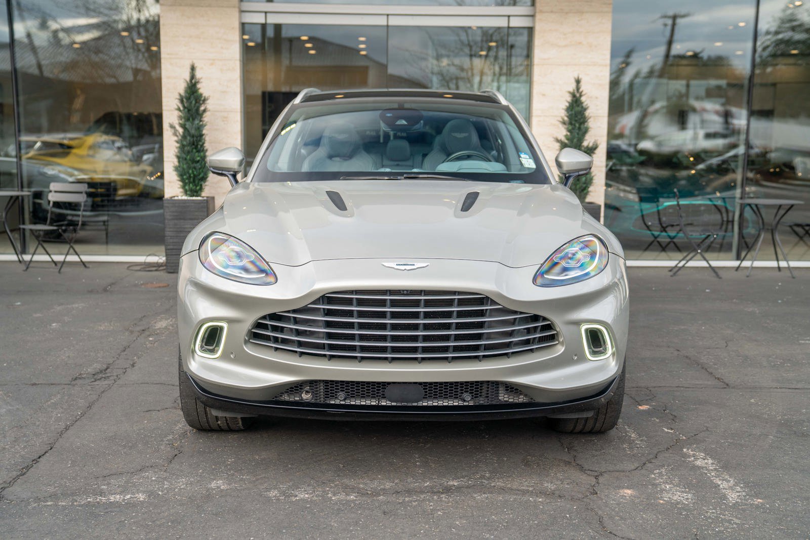 Used 2021 Aston Martin DBX image 6