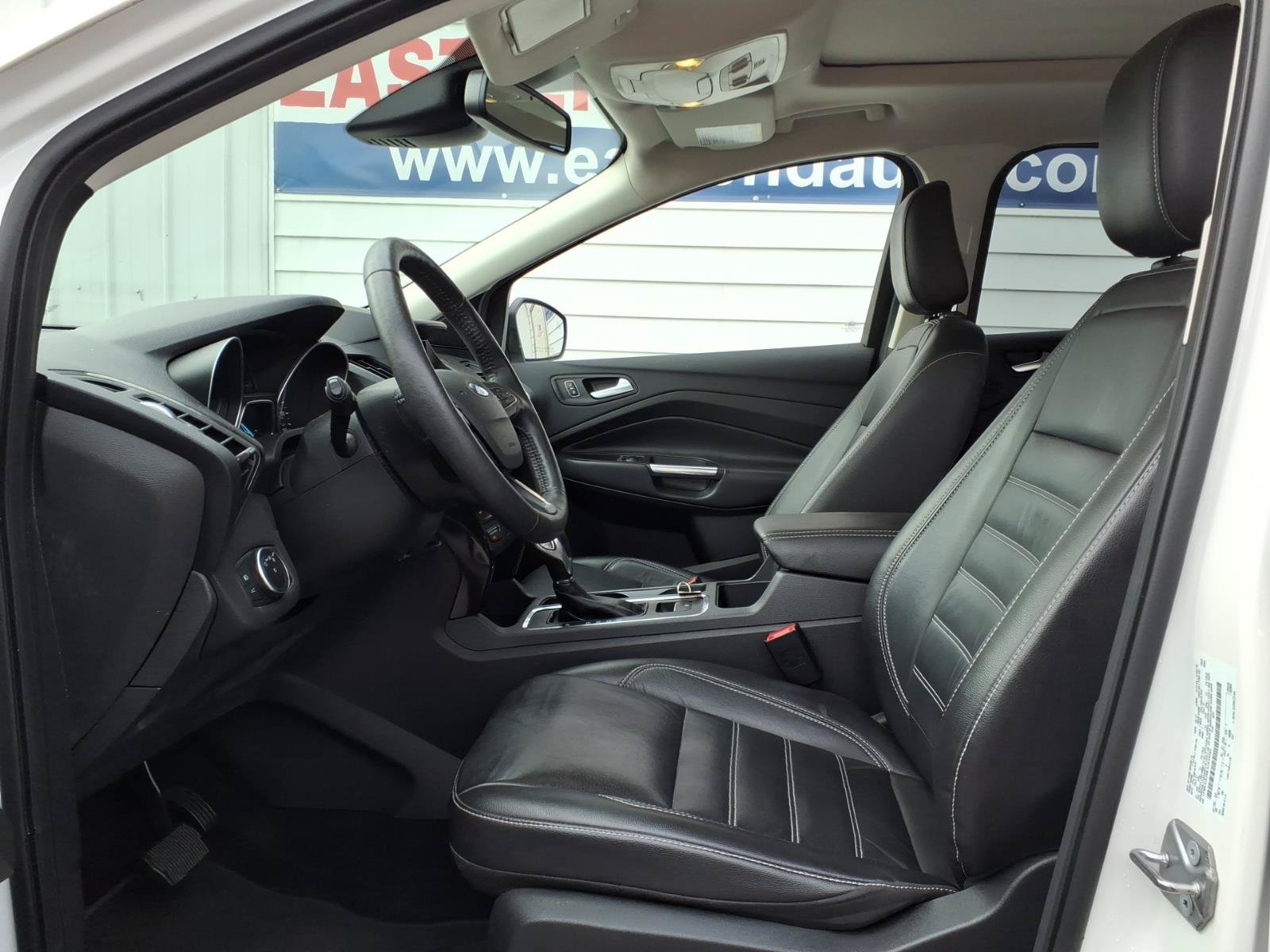 Used 2018 Ford Escape Titanium w/ Ford Safe & Smart Package FWD image 8