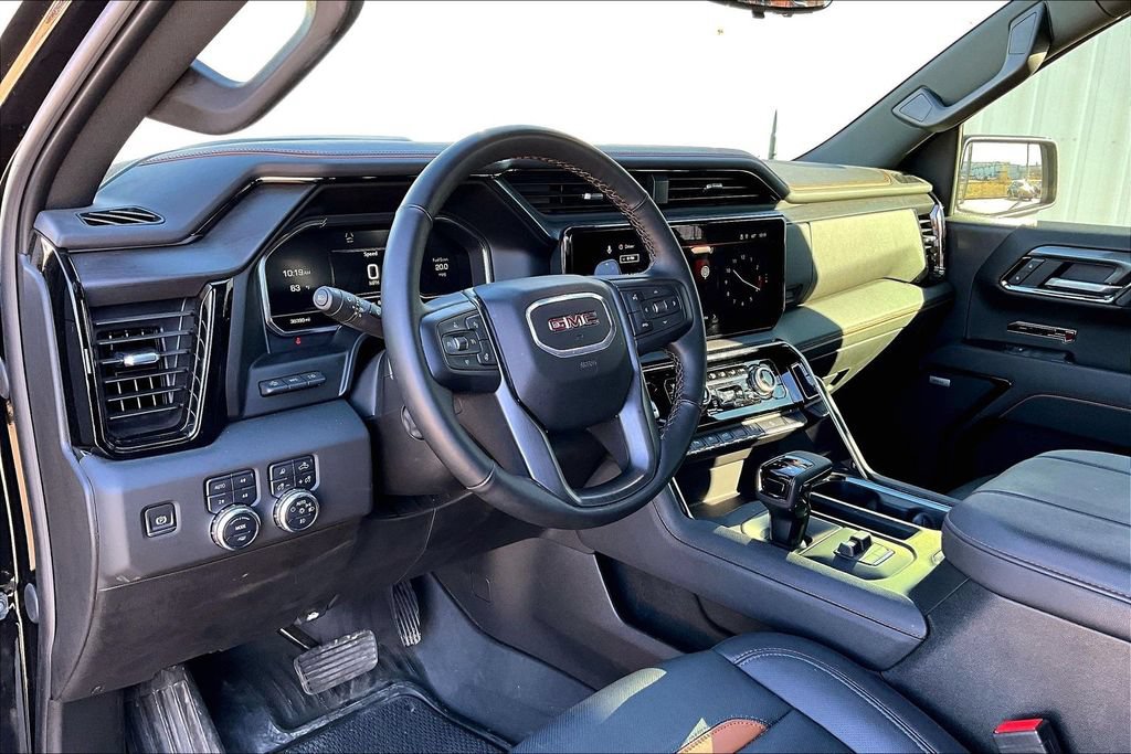 Used 2025 GMC Sierra 1500 AT4 w/ AT4 Premium Package AWD/4WD image 16