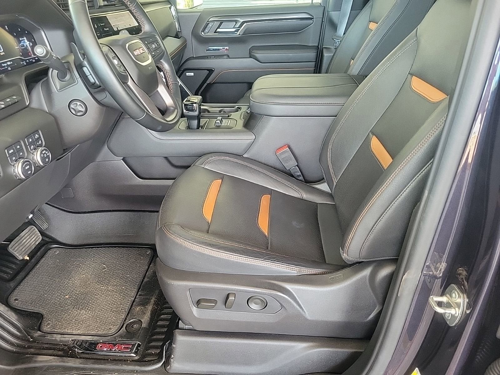 Used 2024 GMC Sierra 1500 AT4 w/ Technology Package AWD/4WD image 14