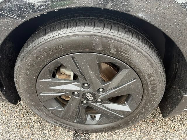 Used 2023 Hyundai Elantra SEL w/ Winter Weather Package FWD image 10