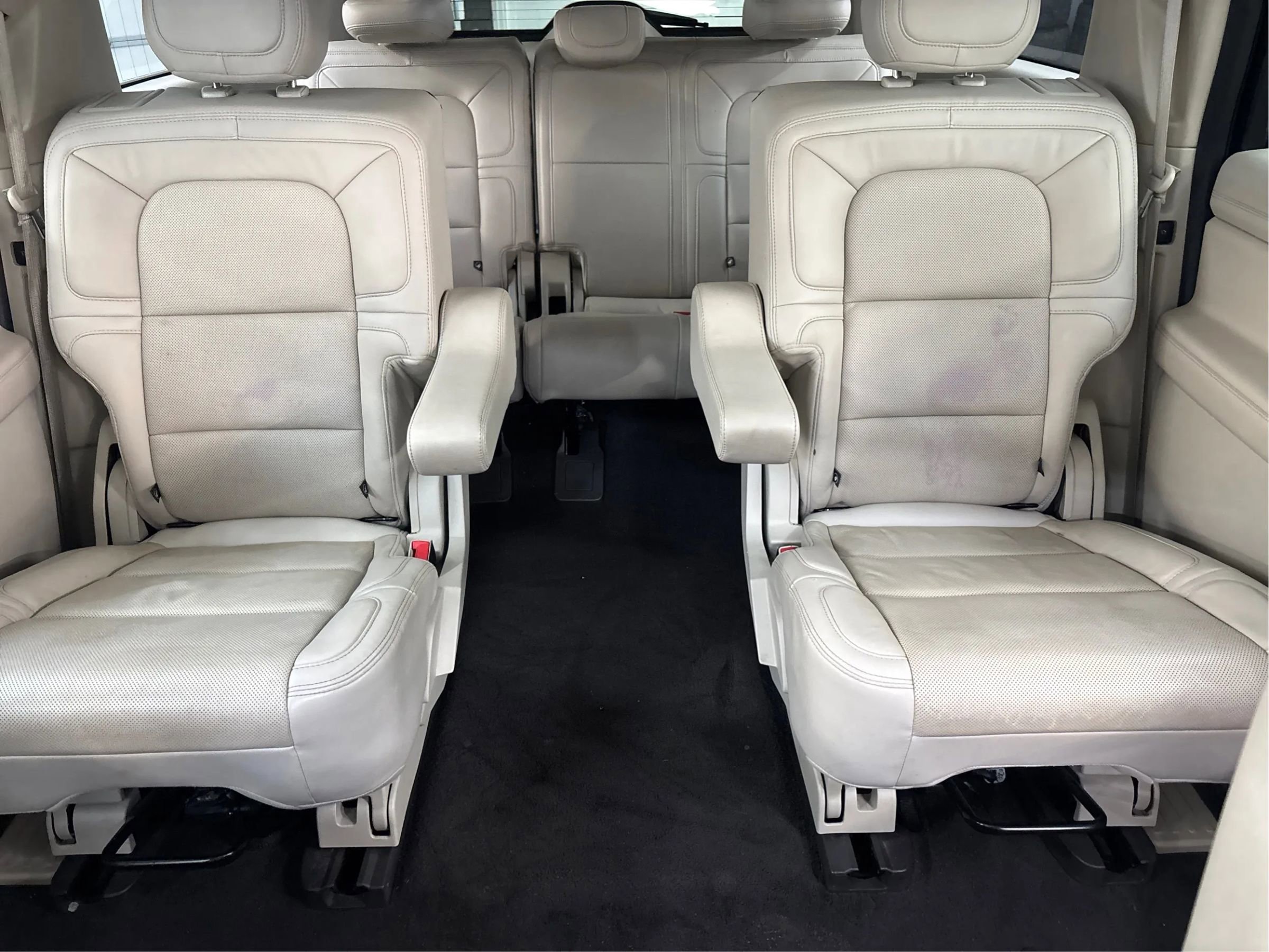 Used 2020 Lincoln Navigator L Reserve w/ Equipment Group 201A Reserve image 20