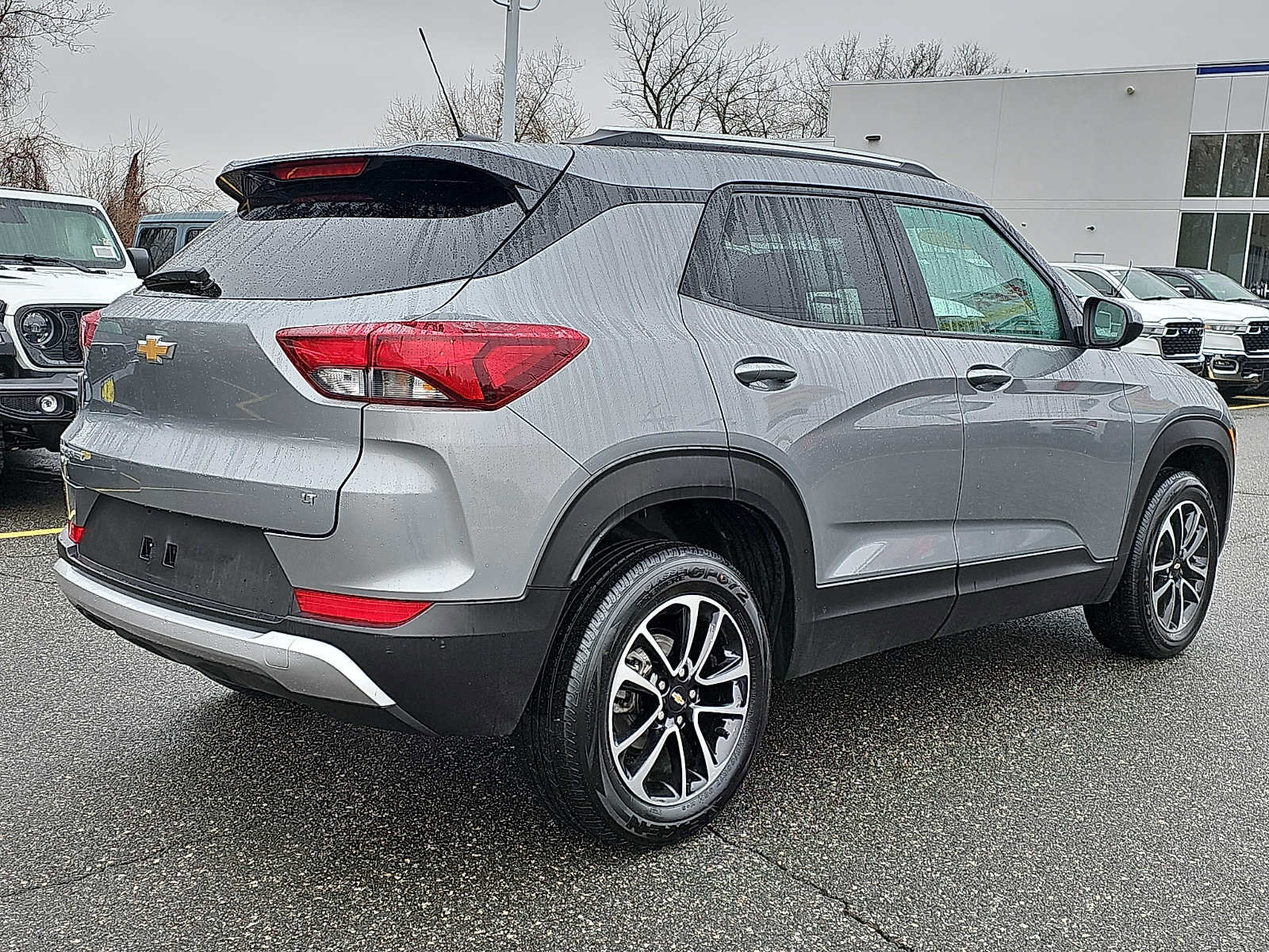 Used 2025 Chevrolet TrailBlazer LT AWD/4WD image 6