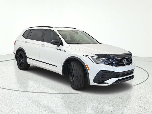 Used 2024 Volkswagen Tiguan SE R-Line AWD/4WD image 8