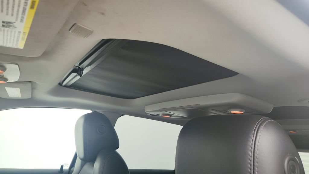 Used 2017 Chevrolet Traverse Premier FWD image 39