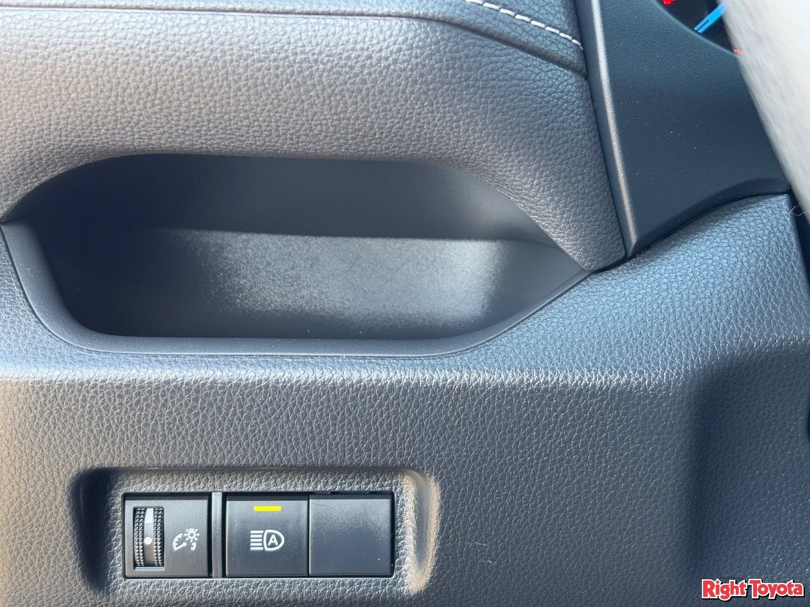 Certified 2025 Toyota RAV4 LE image 31