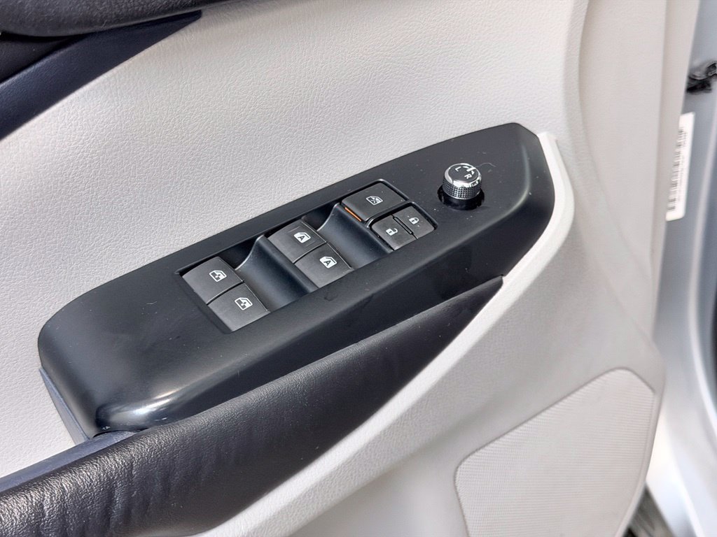 Used 2015 Toyota Highlander XLE AWD/4WD image 10