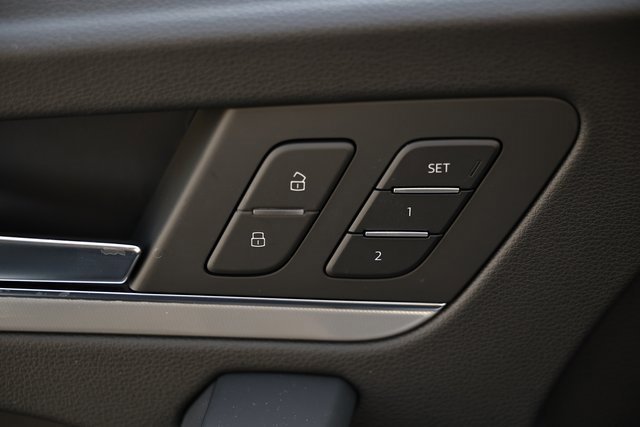 New 2025 Audi Q5 2.0T Premium image 17