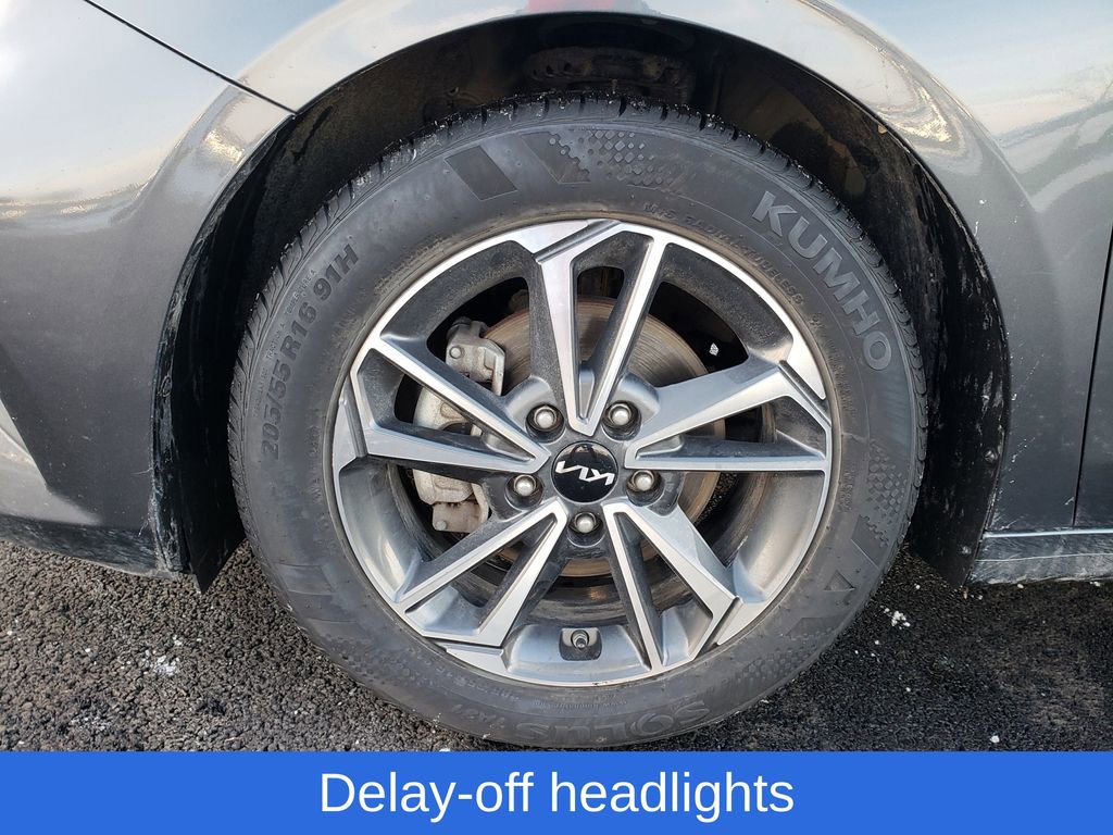 Used 2022 Kia Forte LXS image 27