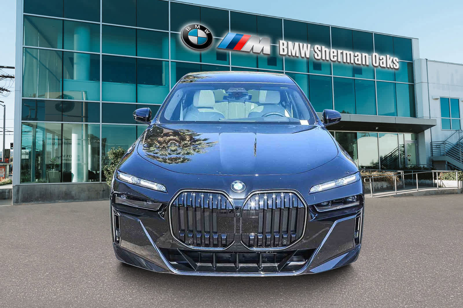 New 2026 BMW 740i w/ Executive Package image 2