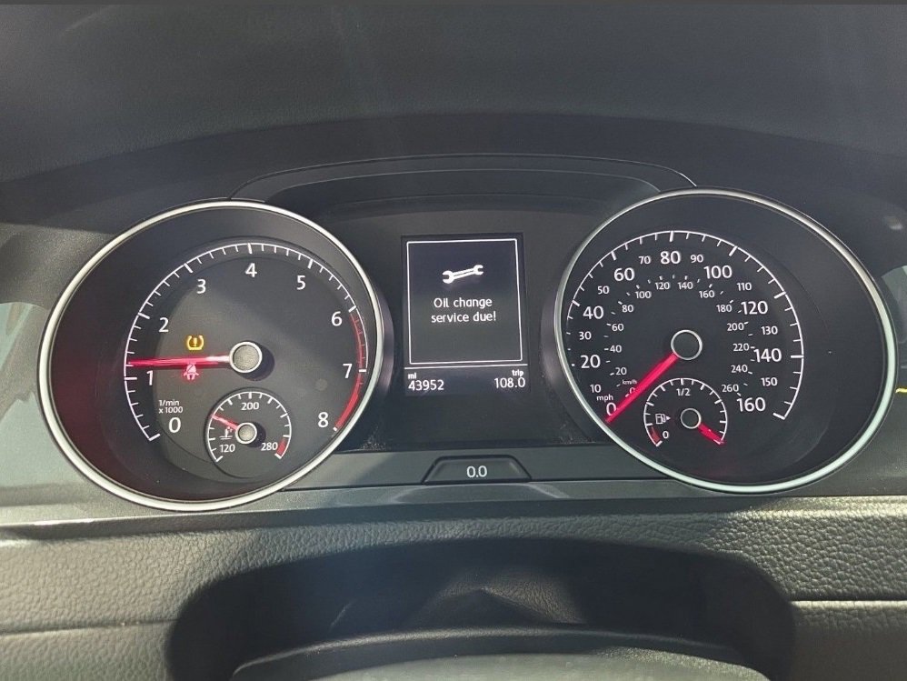 Used 2021 Volkswagen Golf 1.4T TSI image 25