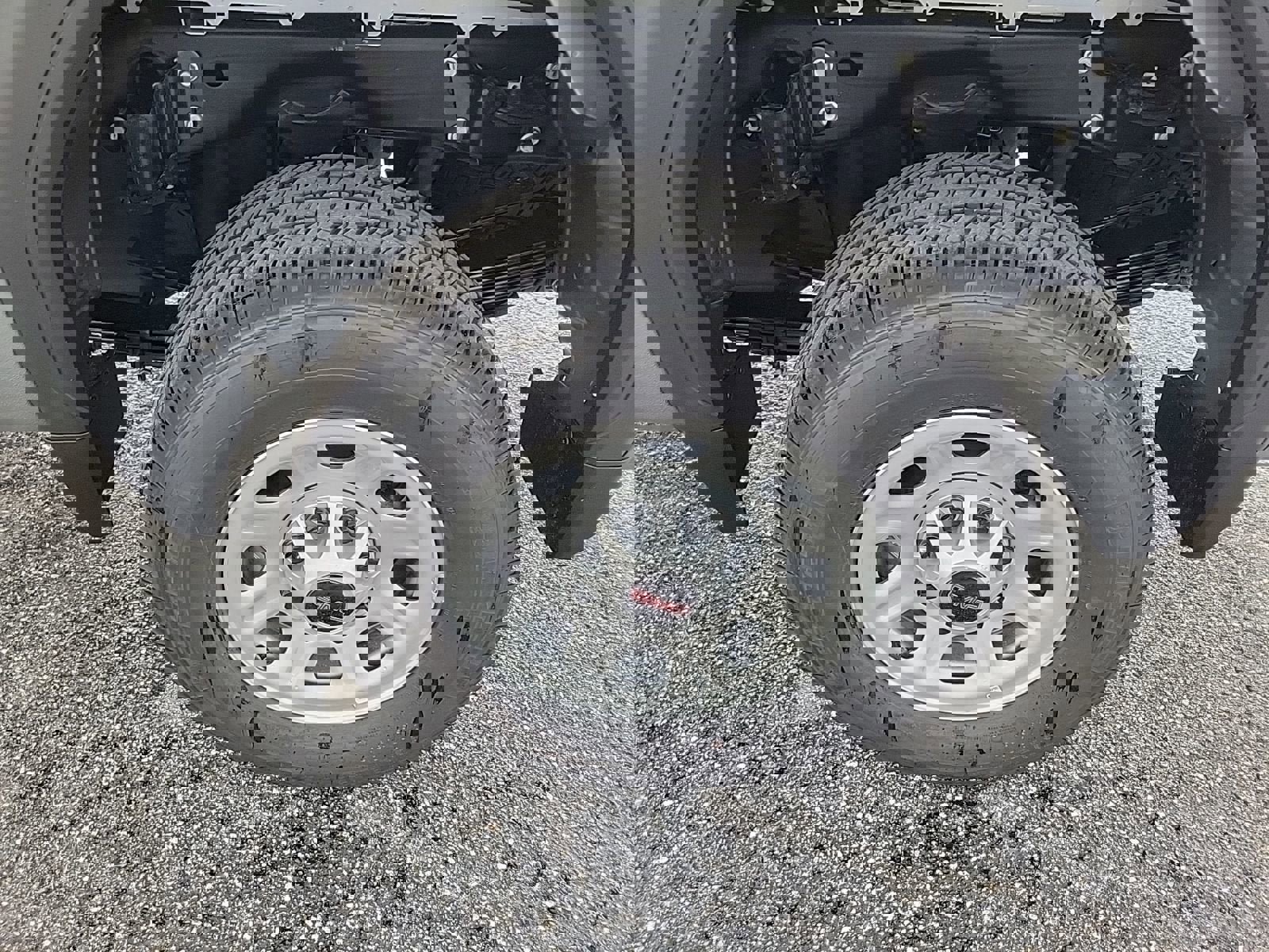 New 2025 GMC Sierra 3500 Pro image 7