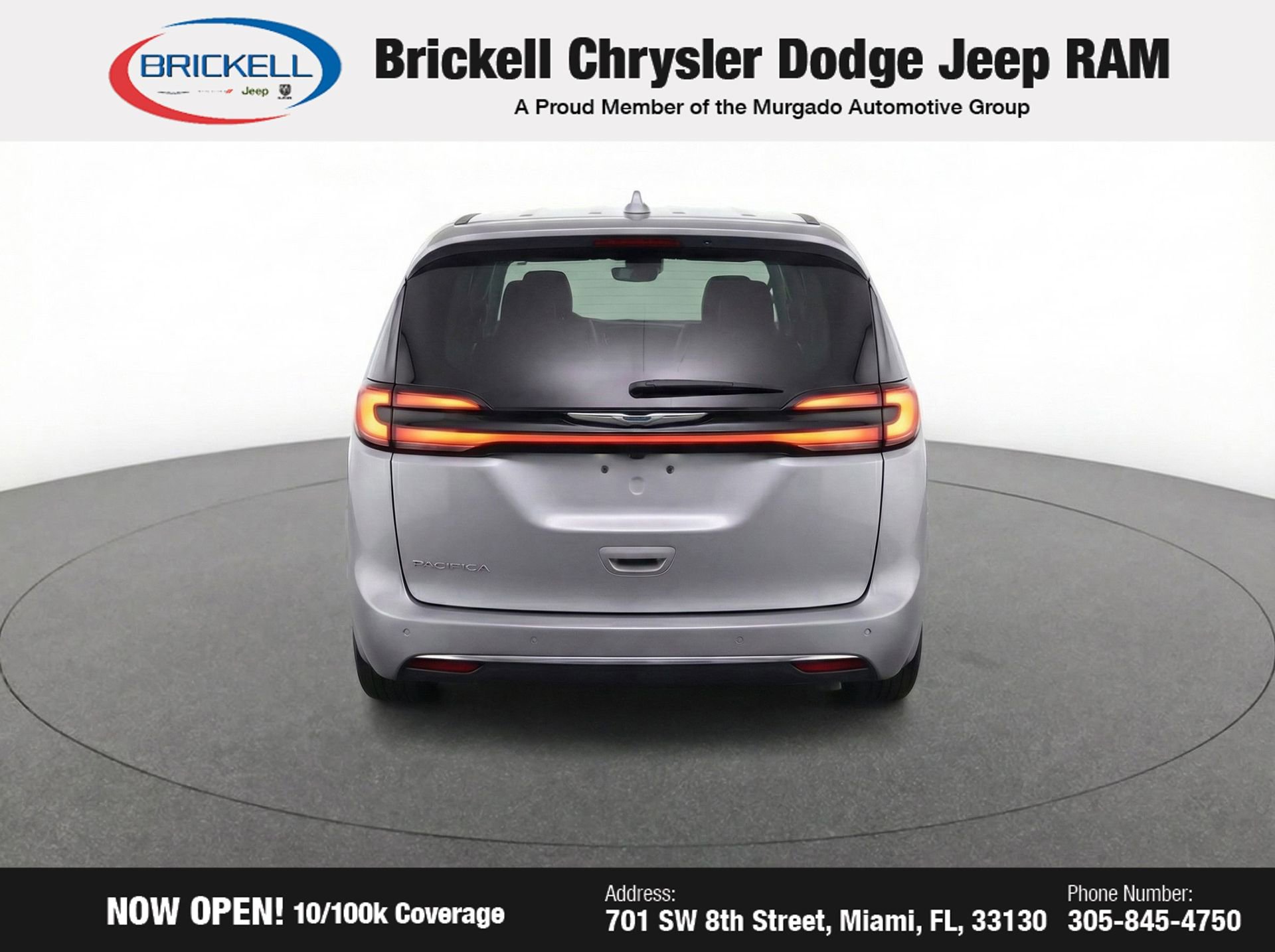 Used 2024 Chrysler Pacifica Touring-L image 7