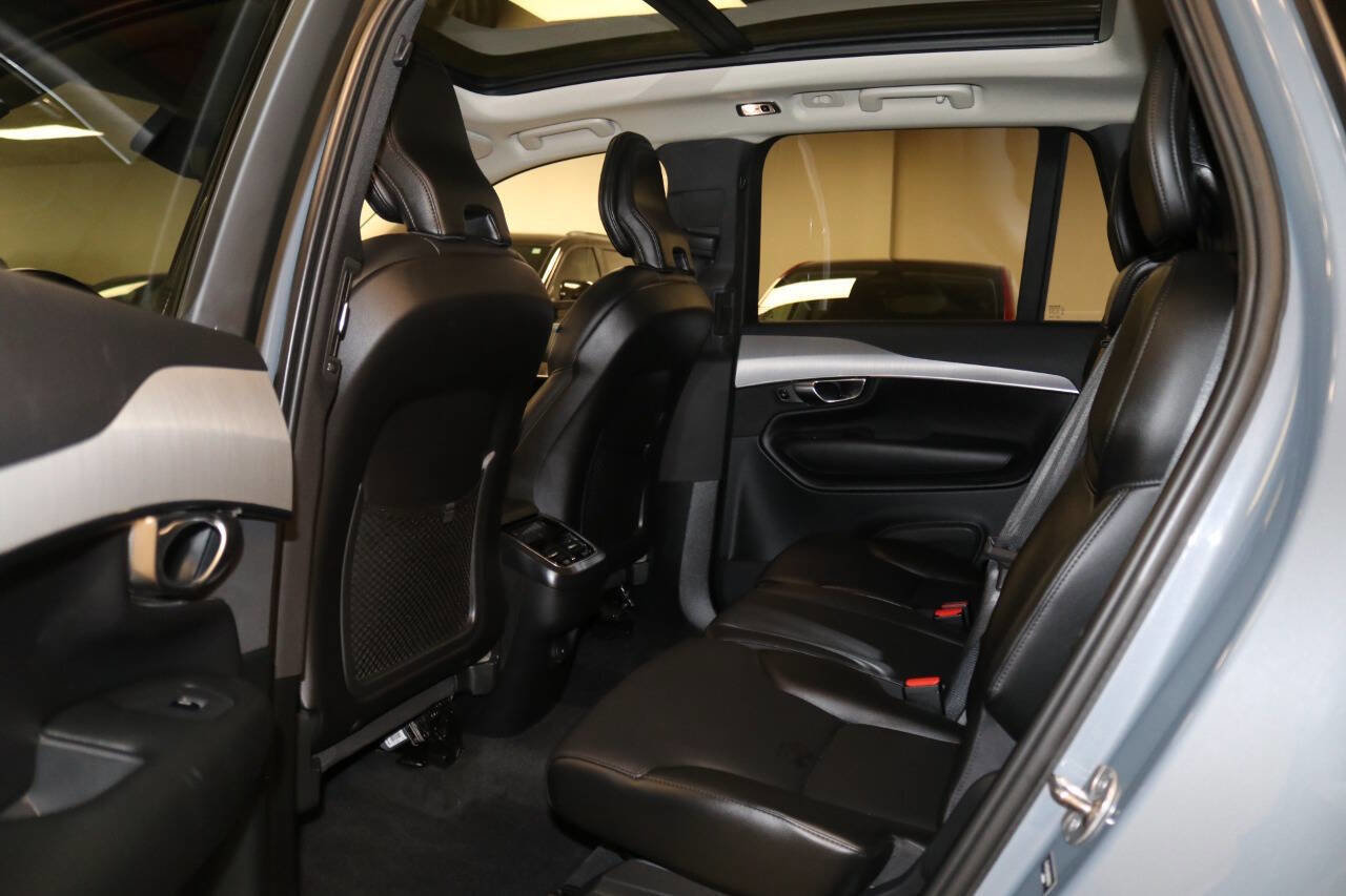 Used 2022 Volvo XC90 T5 Momentum AWD/4WD image 14
