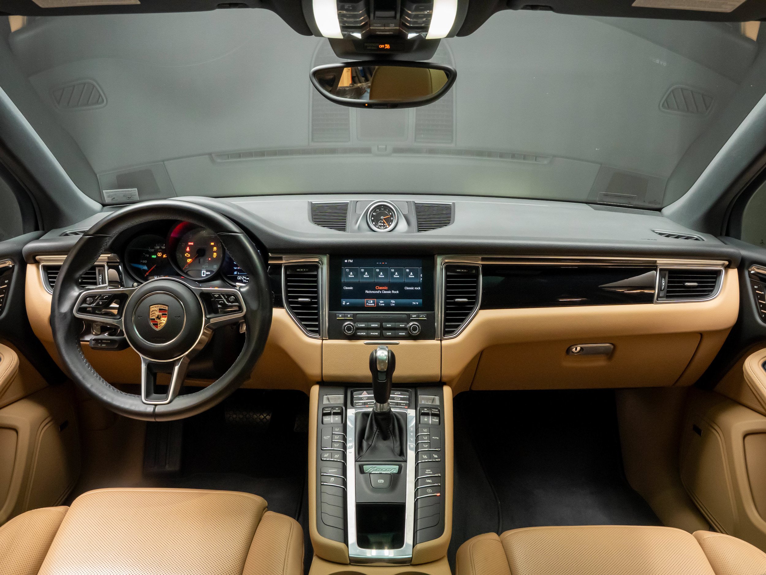 Certified 2017 Porsche Macan S AWD/4WD image 24