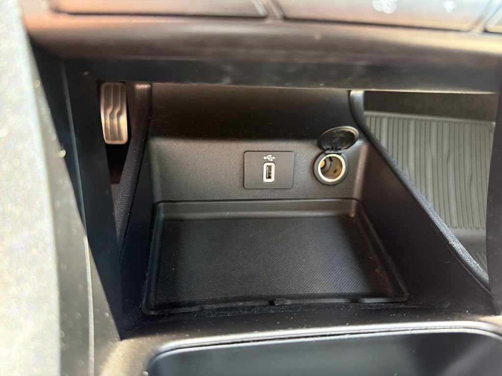 Used 2018 Ford Fusion Titanium FWD image 25
