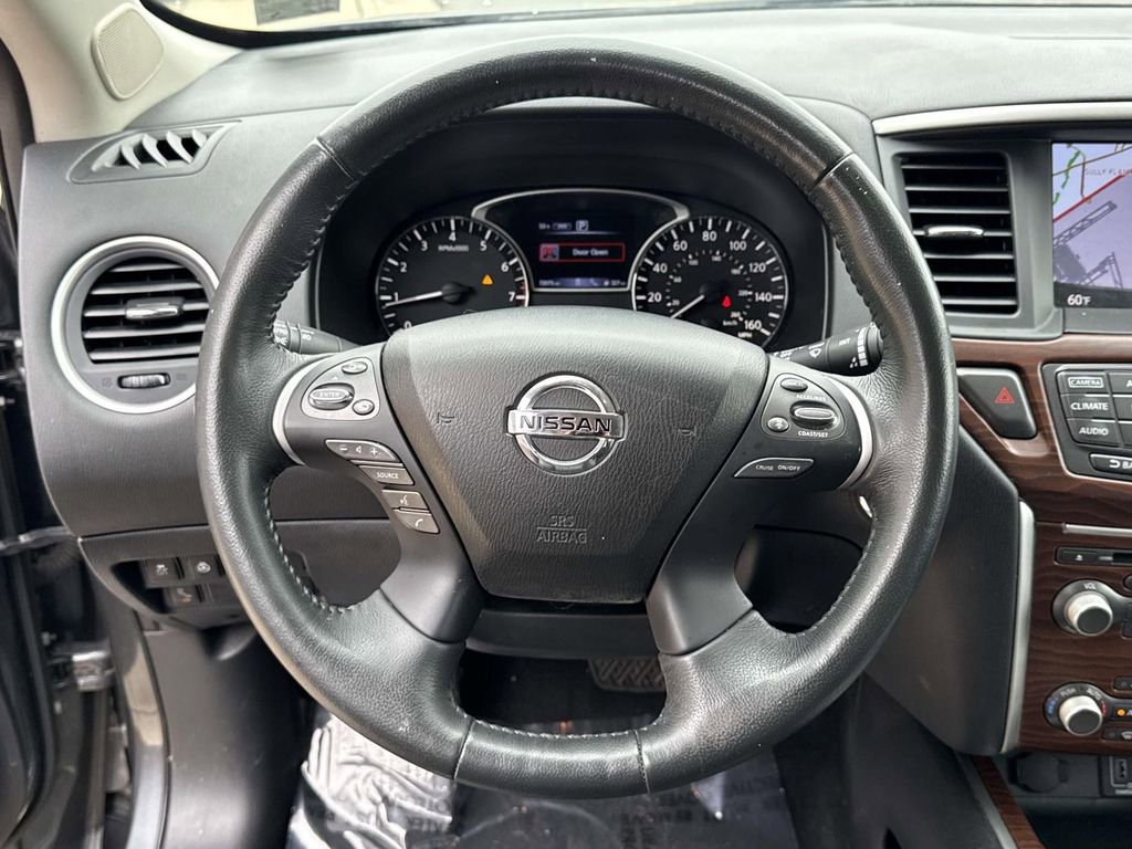 Used 2018 Nissan Pathfinder Platinum AWD/4WD image 31