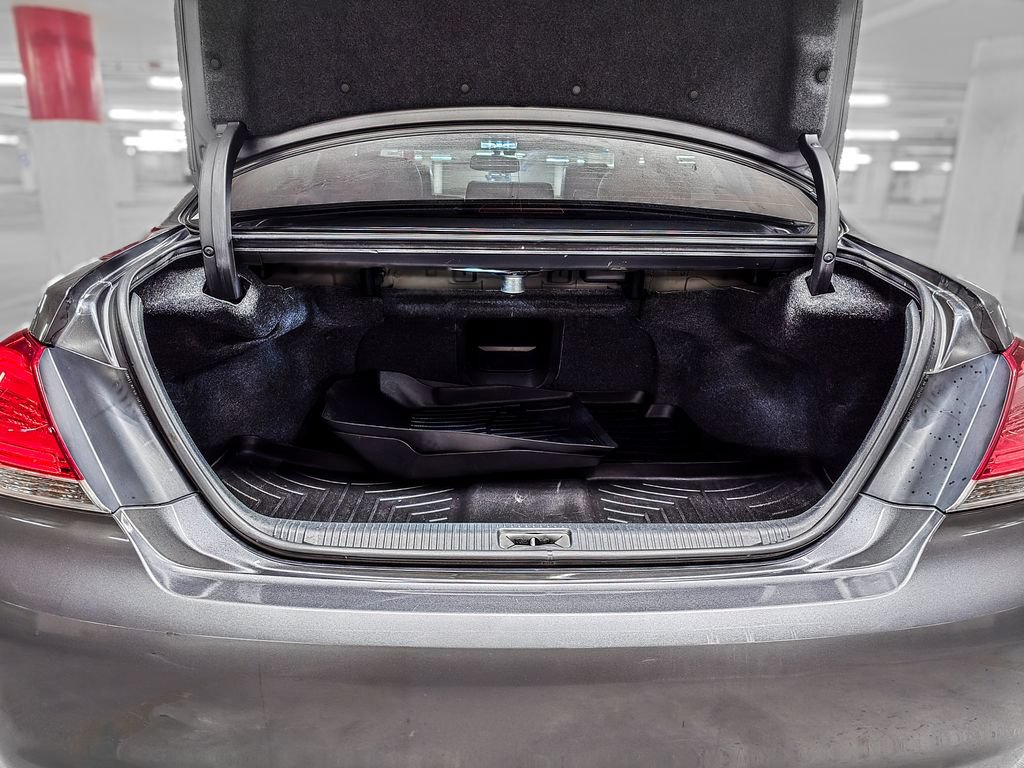 Used 2012 Toyota Avalon Limited FWD image 9