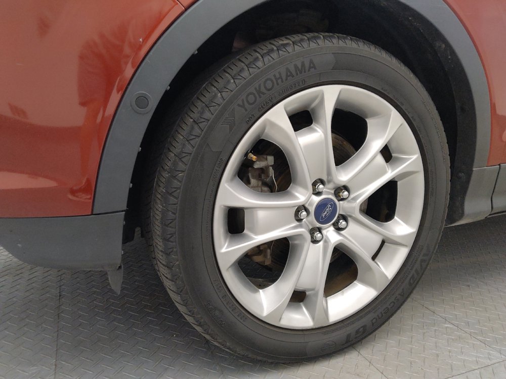 Used 2015 Ford Escape Titanium w/ Equipment Group 301A AWD/4WD image 31