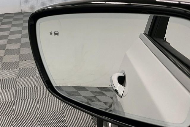 Used 2021 Buick Enclave Avenir w/ Avenir Technology Package FWD image 40