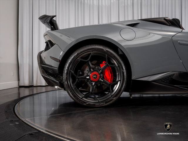 Used 2018 Lamborghini Huracan Performante AWD/4WD image 24