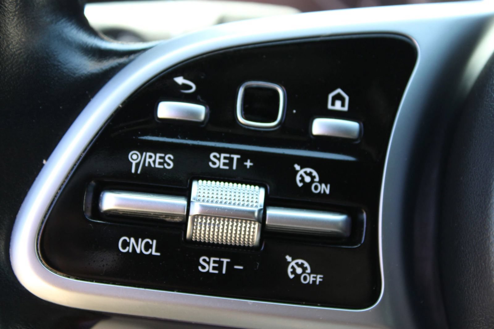 Used 2019 Mercedes-Benz E 300 image 24
