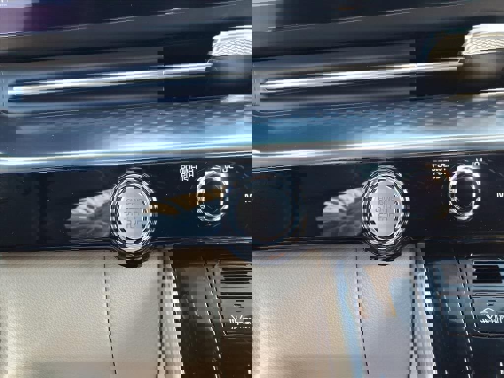 Used 2023 Kia Carnival SX Prestige image 24