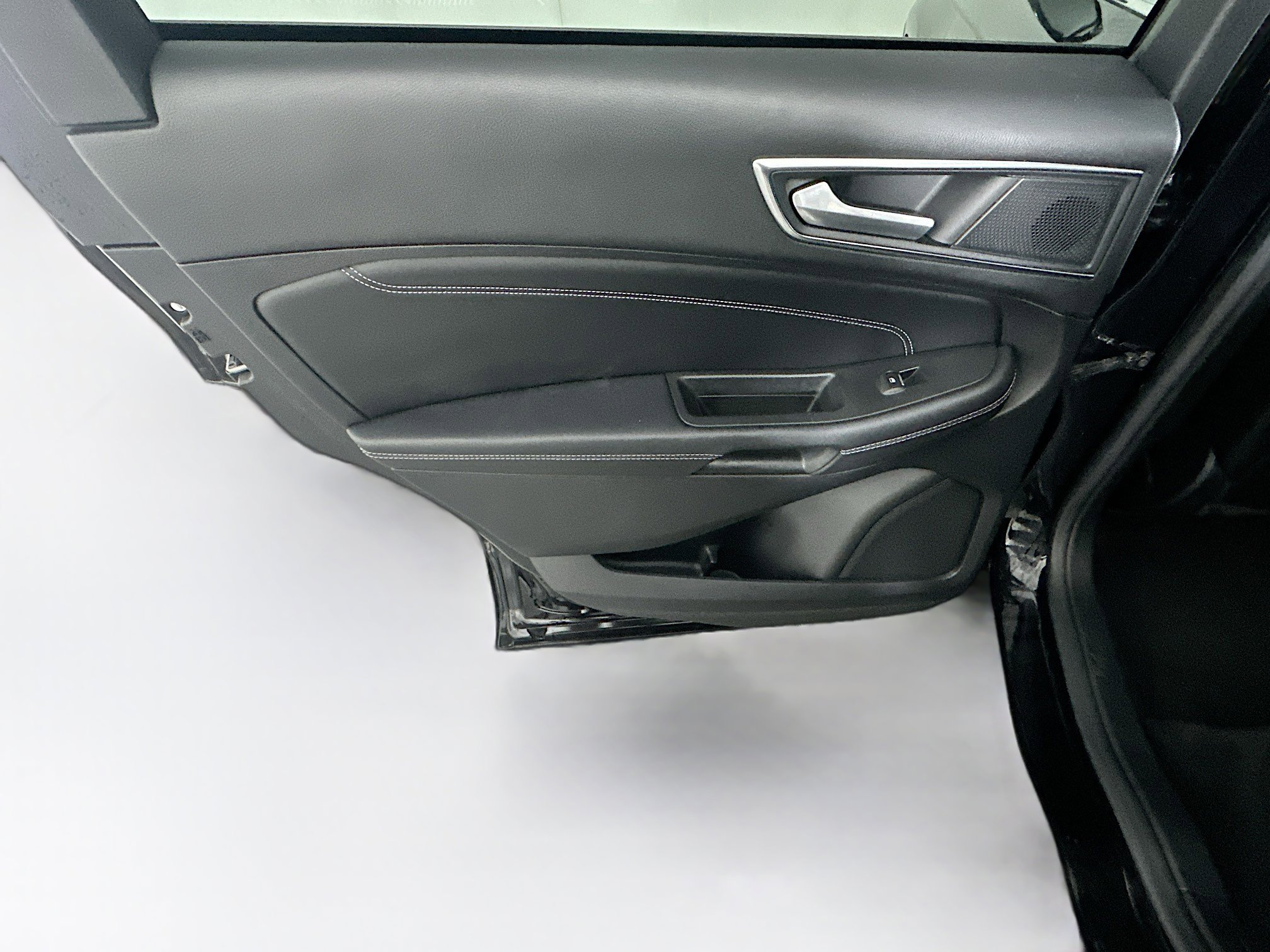 Used 2021 Ford Edge Titanium FWD image 32