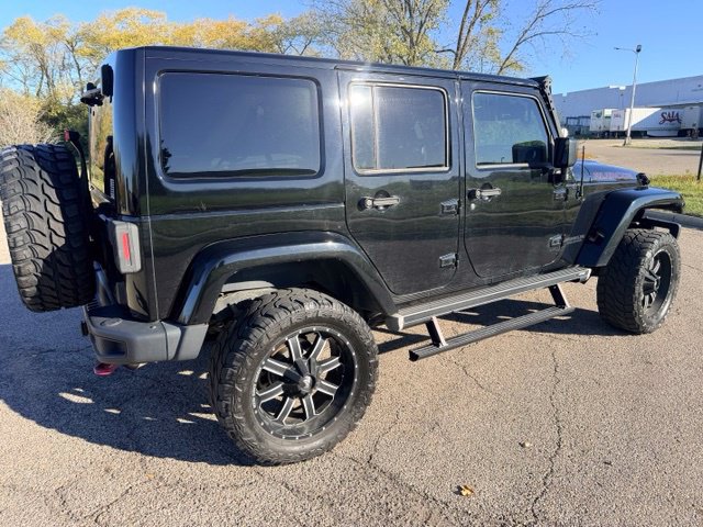 Used 2015 Jeep Wrangler Unlimited Rubicon AWD/4WD image 3
