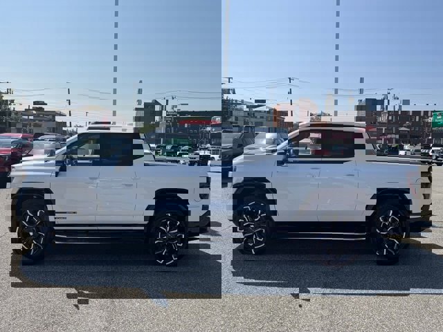 New 2025 GMC Sierra EV Denali image 2