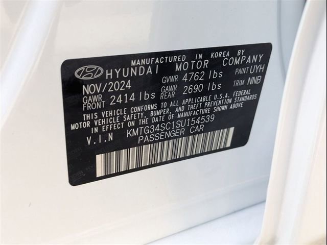 Used 2025 Genesis G70 2.5T image 12