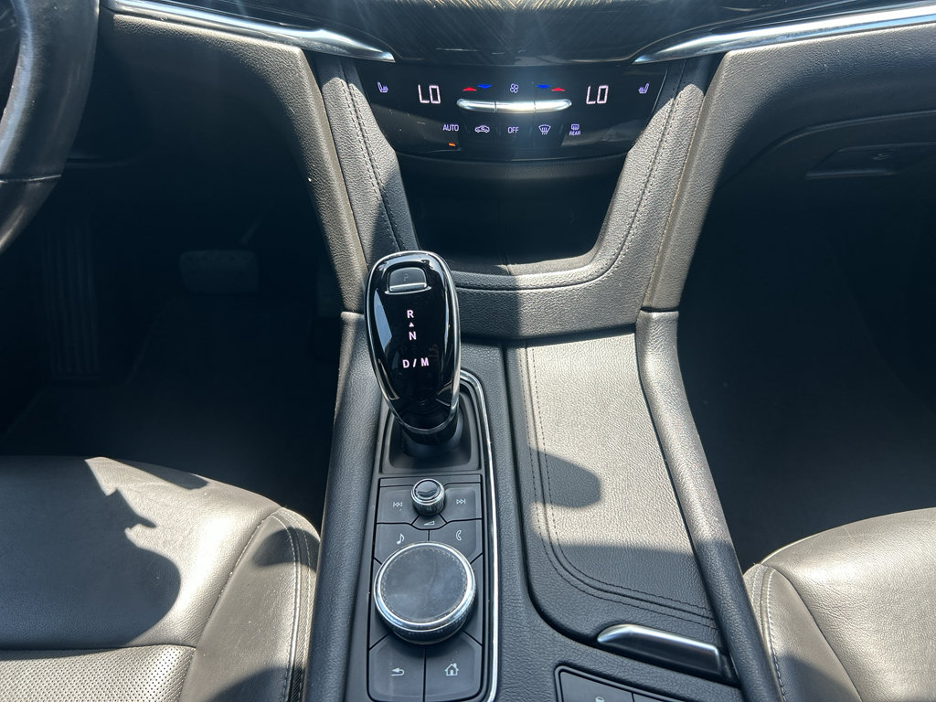 Used 2022 Cadillac XT6 Premium Luxury FWD image 18