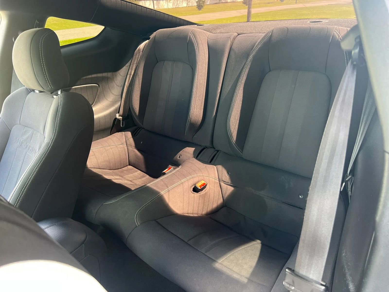 Used 2019 Ford Mustang Coupe RWD image 9