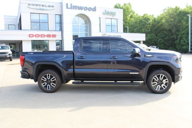 Used 2022 GMC Sierra 1500 Elevation w/ Elevation Premium Package AWD/4WD image 6