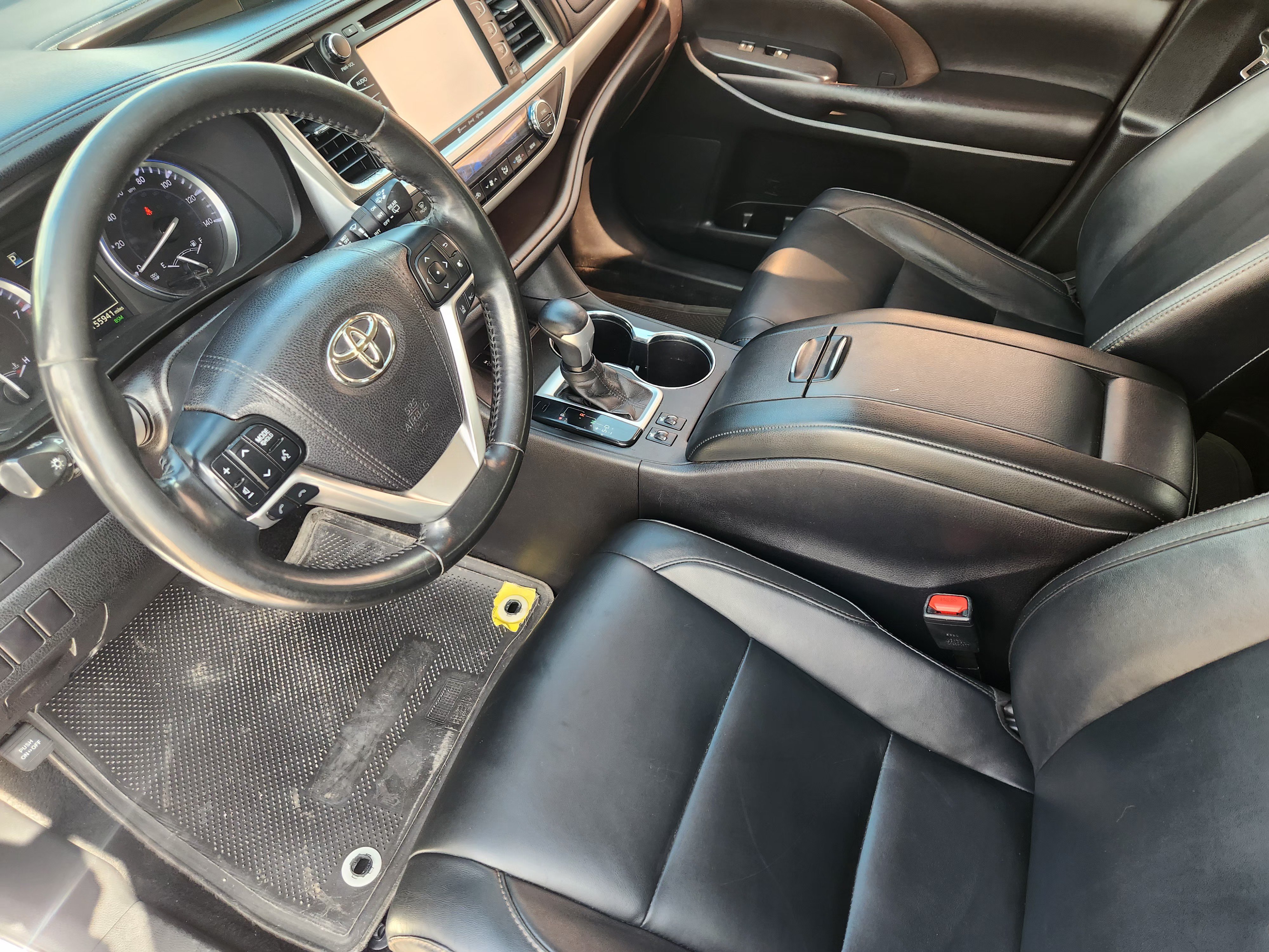 Used 2017 Toyota Highlander XLE FWD image 14