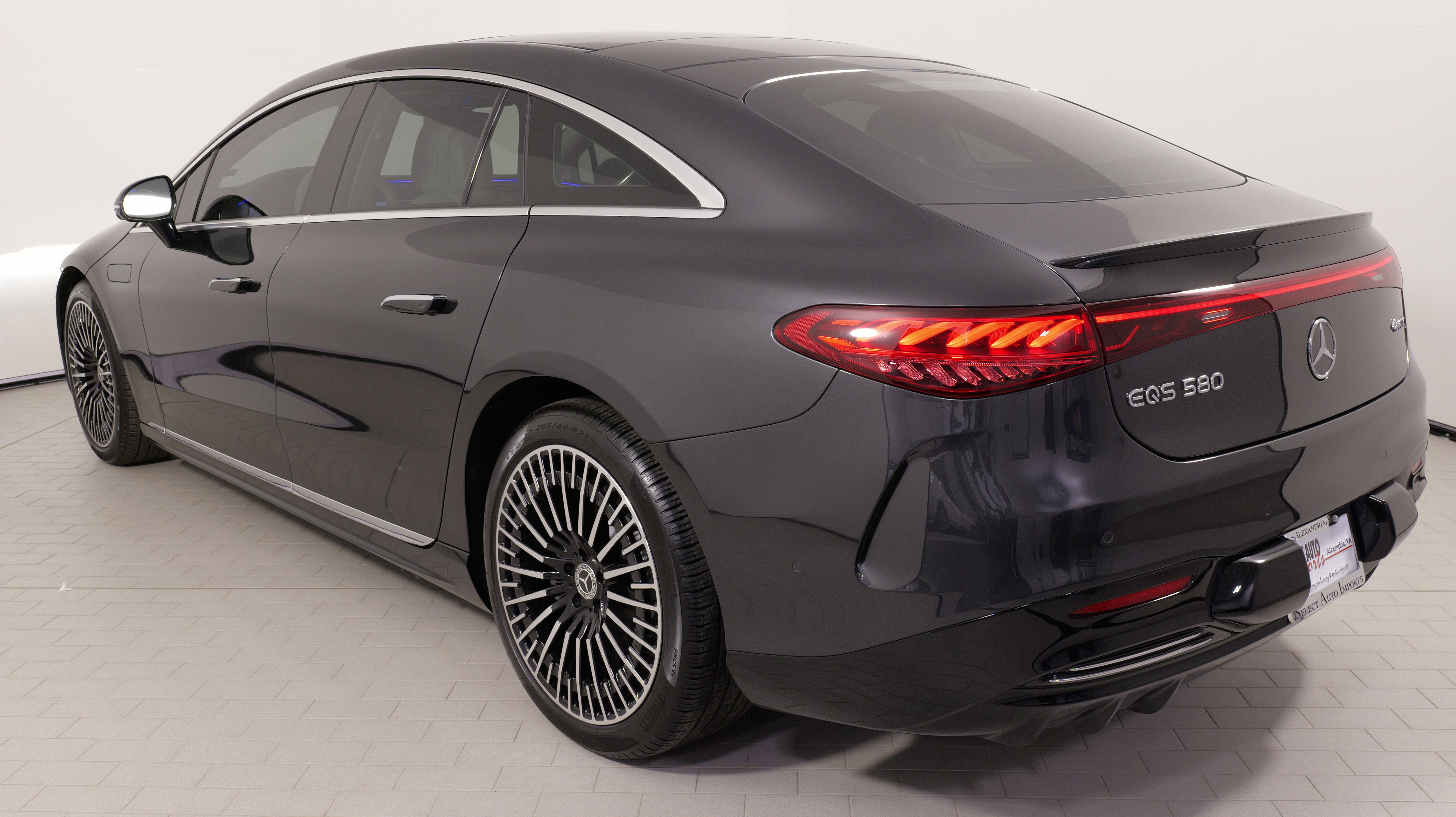 Used 2023 Mercedes-Benz EQS 580 4MATIC Sedan image 14