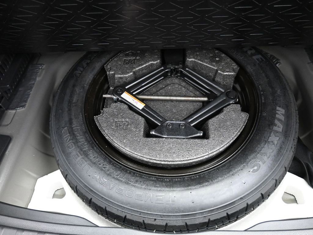 Used 2025 Toyota RAV4 LE image 22