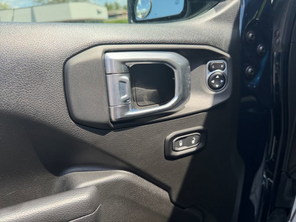 Used 2025 Jeep Wrangler Sport S AWD/4WD image 11