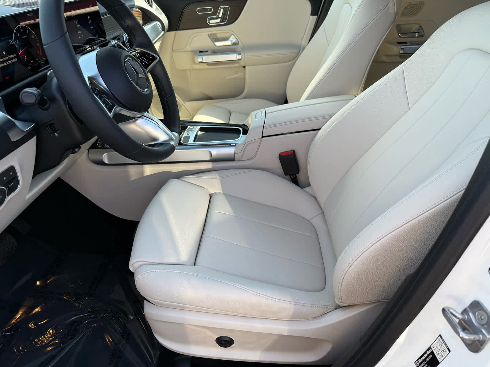 Certified 2026 Mercedes-Benz GLB 250 4MATIC image 10