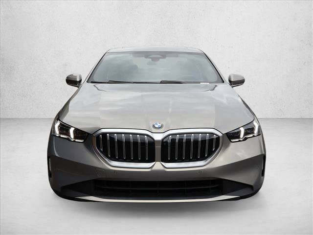 Used 2024 BMW 530i xDrive w/ Premium Package AWD/4WD image 3