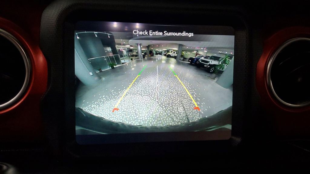 Used 2022 Jeep Wrangler Unlimited Rubicon image 25