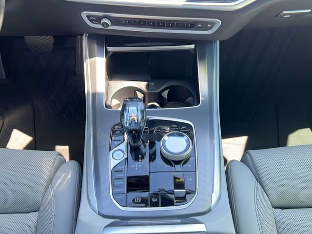 Used 2023 BMW X5 xDrive45e w/ Executive Package AWD/4WD image 18