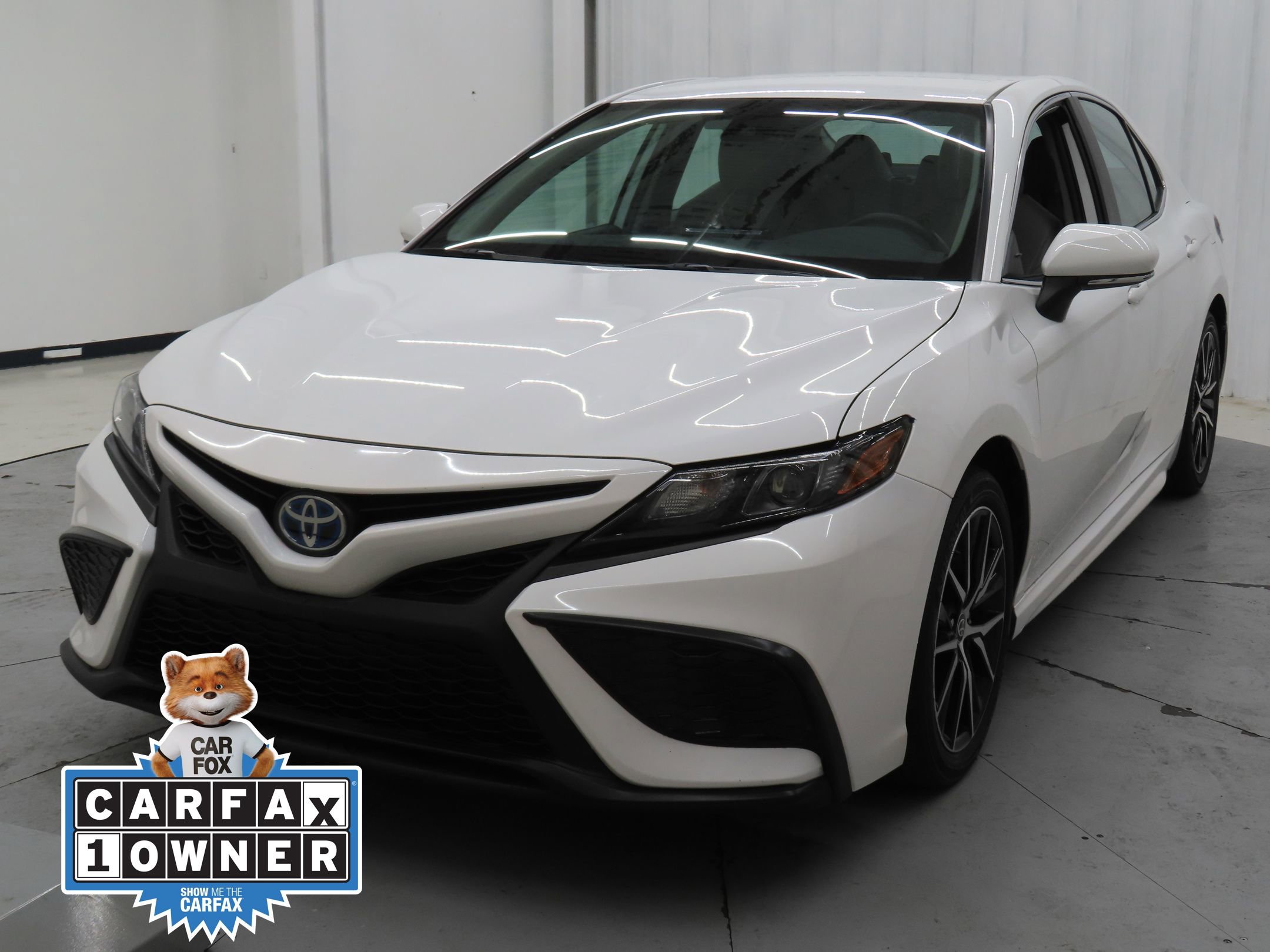 Used 2024 Toyota Camry SE image 7