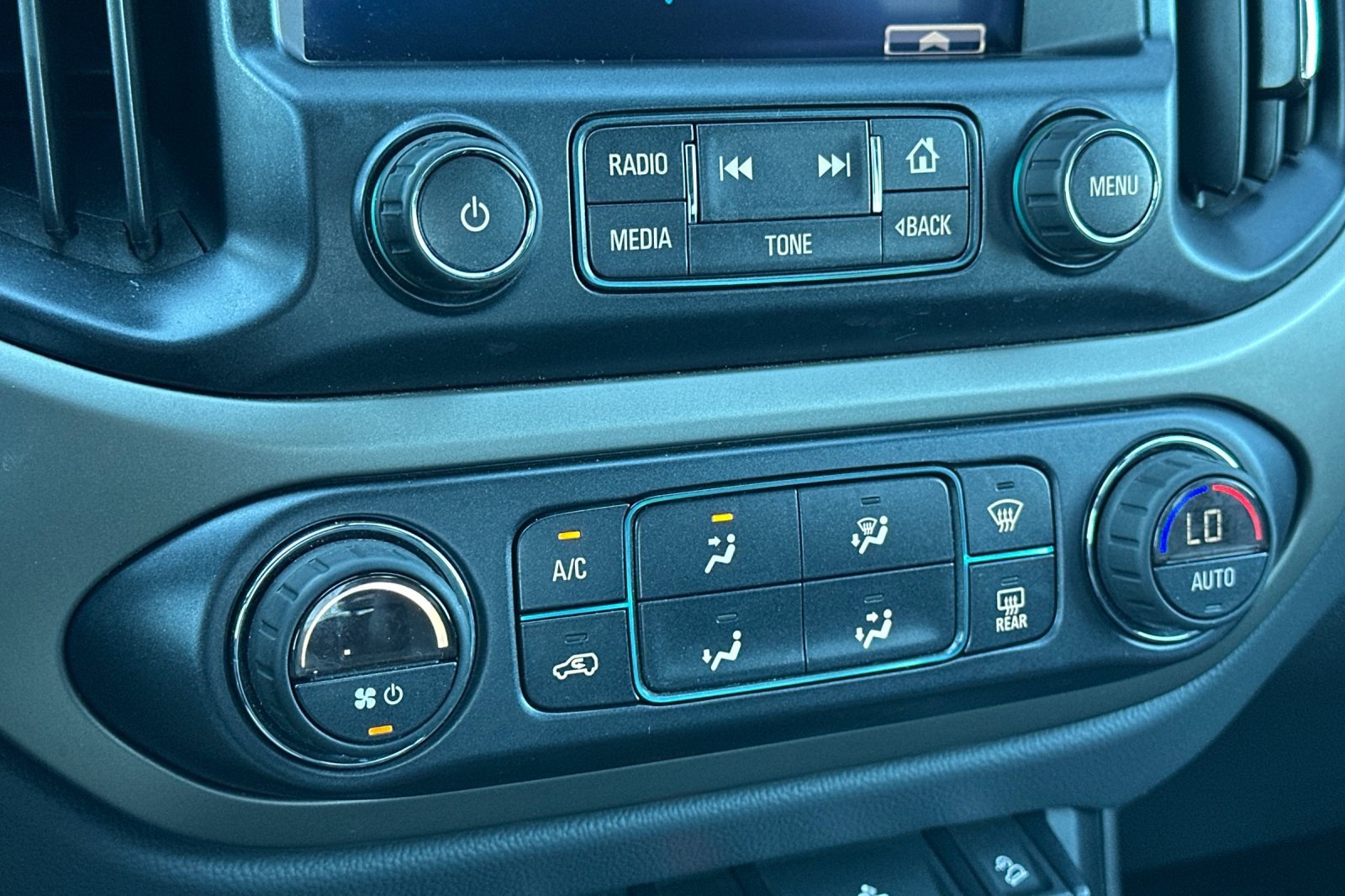 Used 2015 Chevrolet Colorado Z71 image 25