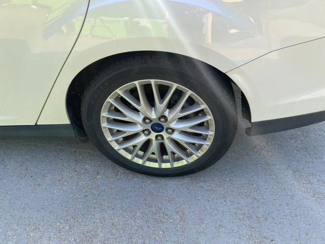 Used 2014 Ford Focus Titanium FWD image 23