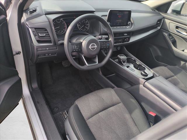 Used 2024 Nissan Rogue SV image 12