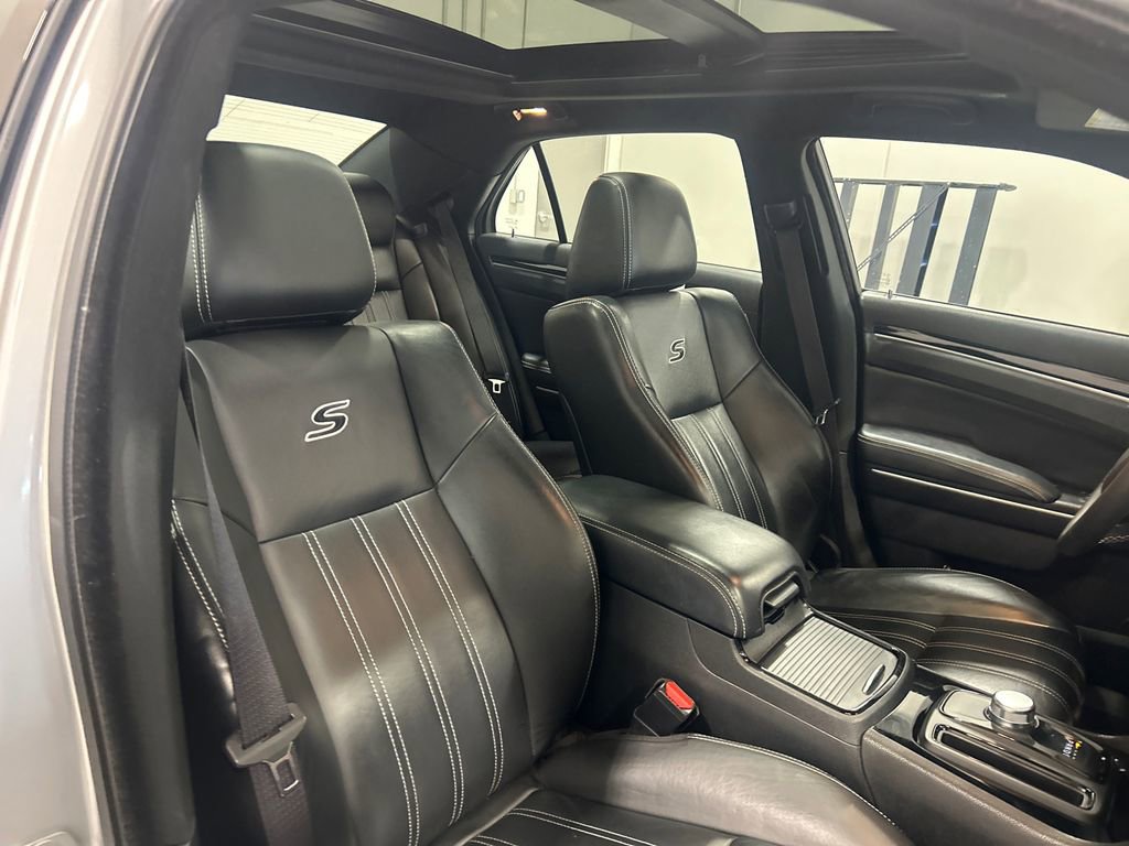 Used 2023 Chrysler 300 S image 34