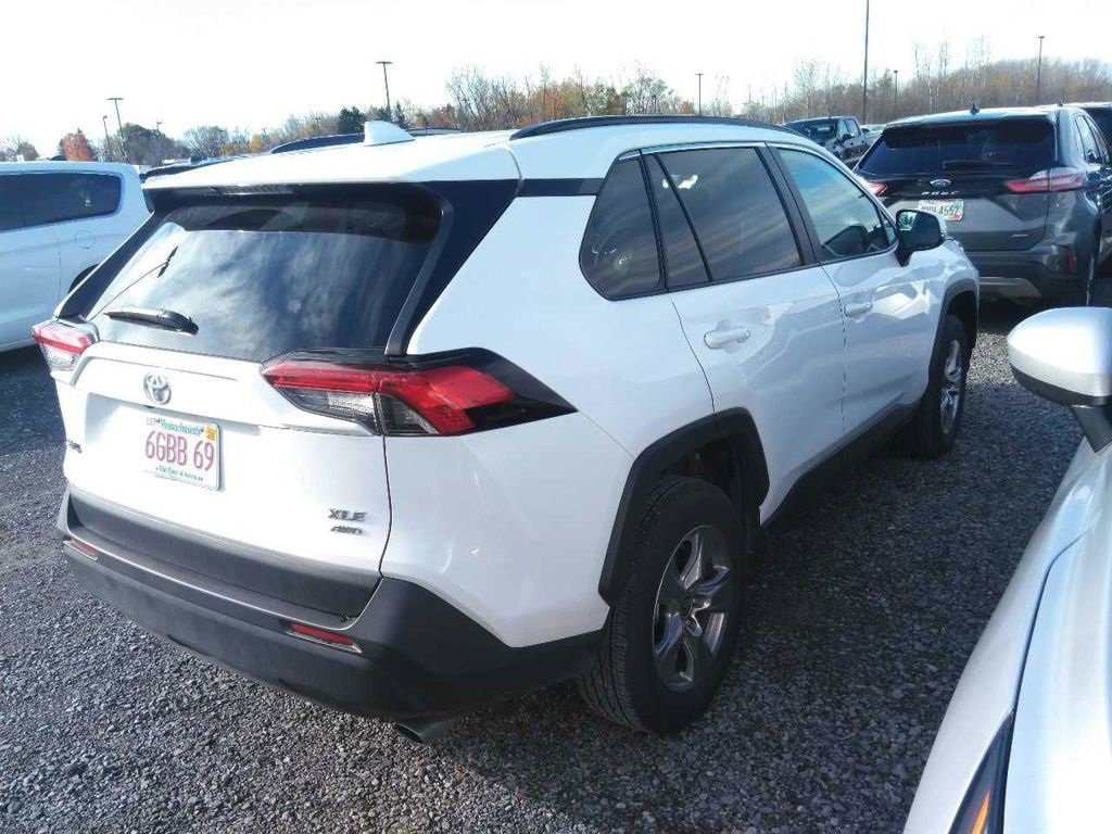 Used 2025 Toyota RAV4 XLE image 4