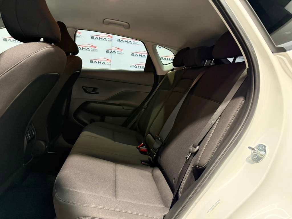 Used 2025 Hyundai Kona SEL image 39